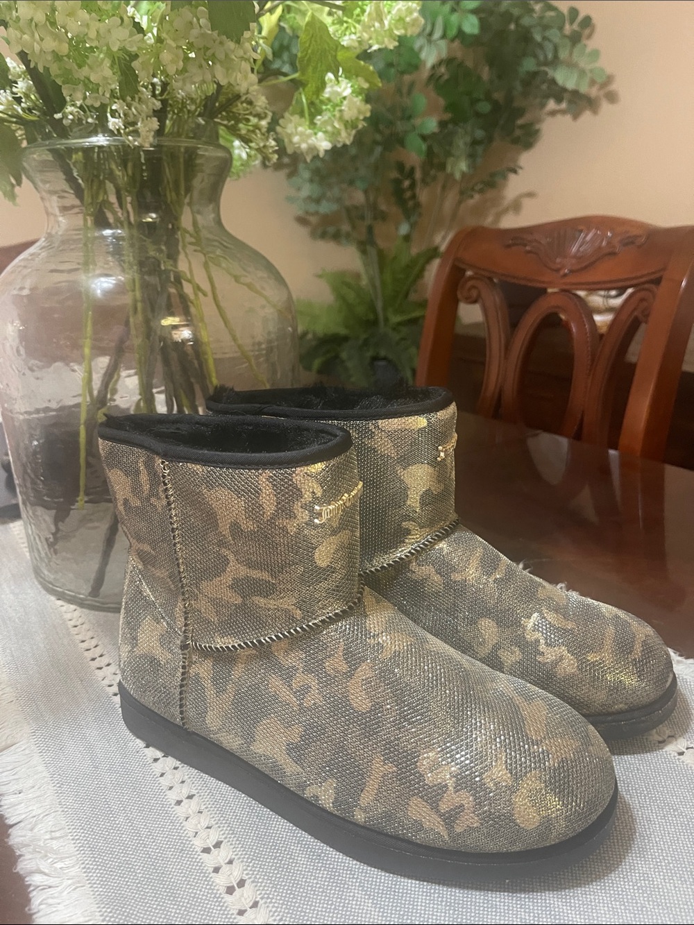 Juicy Couture Camo Sparkle Ankle Boots - Black/Brown size 9M